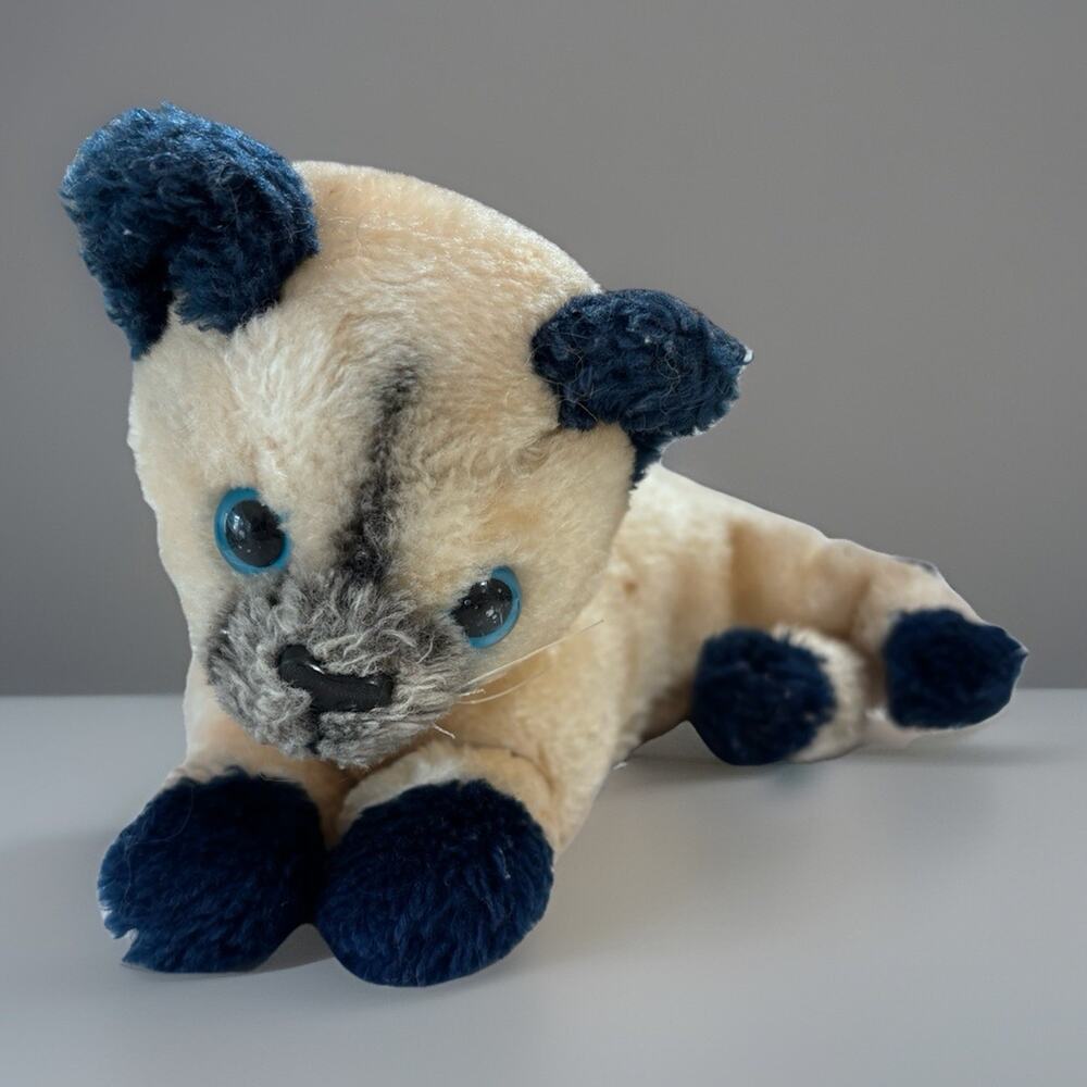 DAKIN Siamese Cat Plush Tan Black Stuffed Animal Blue Eyes 1982 Fun Farm Vtg